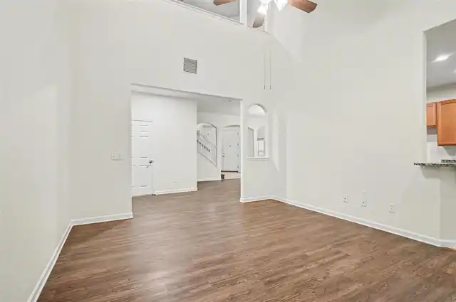 Listing Photo 7