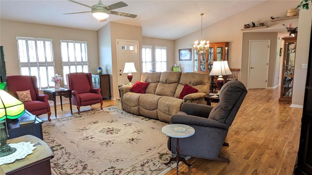 Listing Photo 8