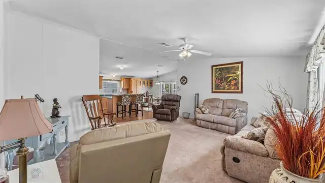 Listing Photo 9