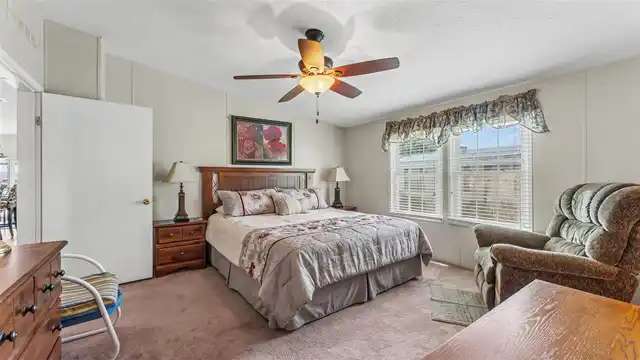 Listing Photo 11