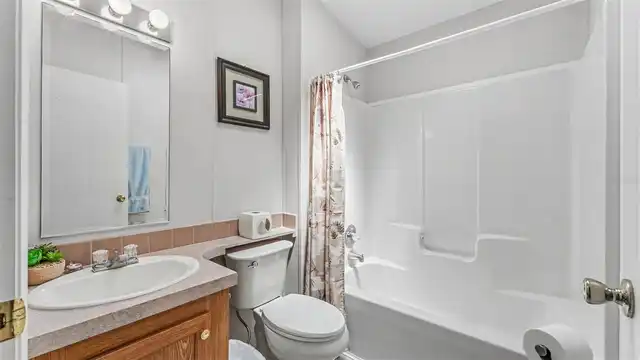 Listing Photo 18