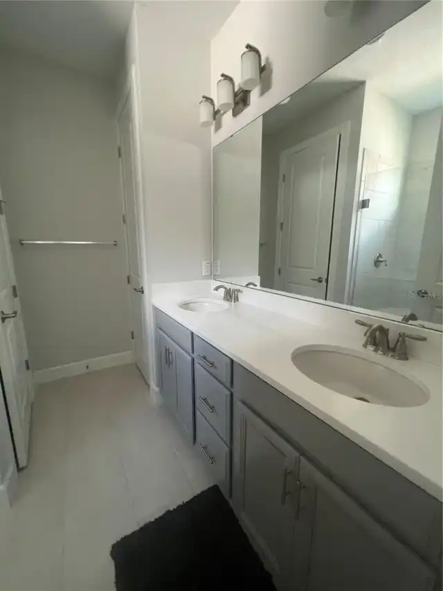 Listing Photo 9