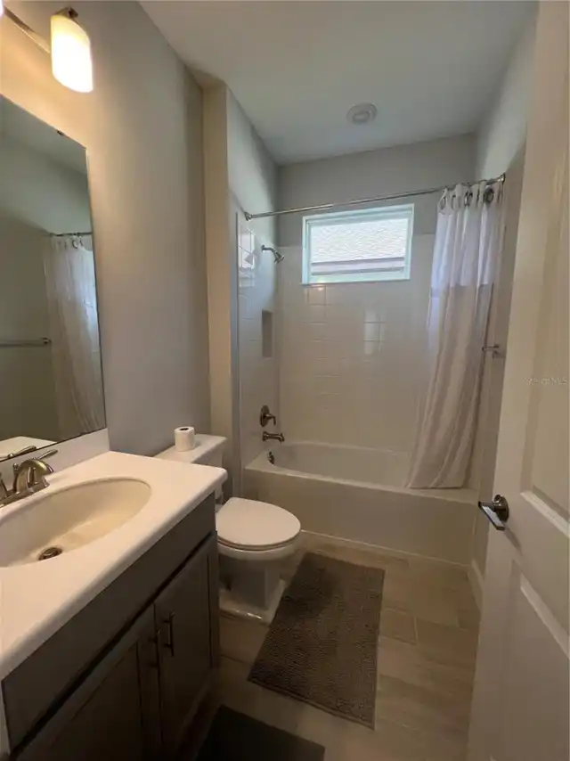 Listing Photo 11