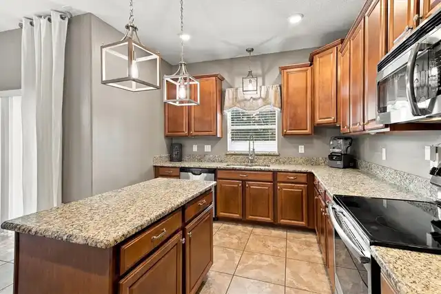 Listing Photo 8