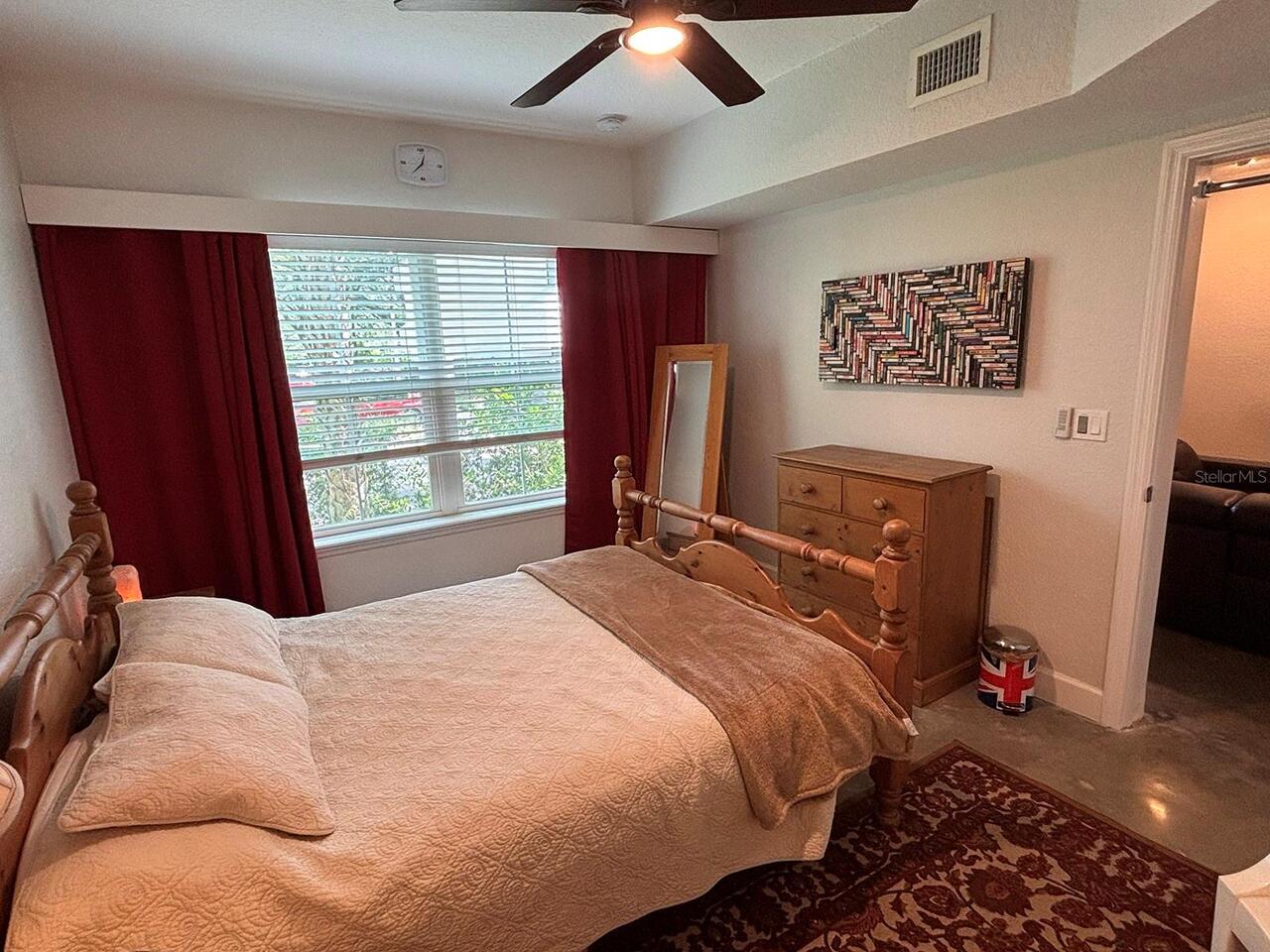 Listing Photo 10