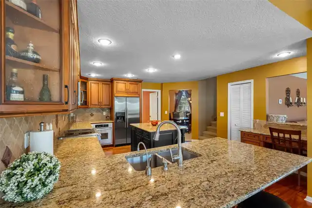 Listing Photo 11