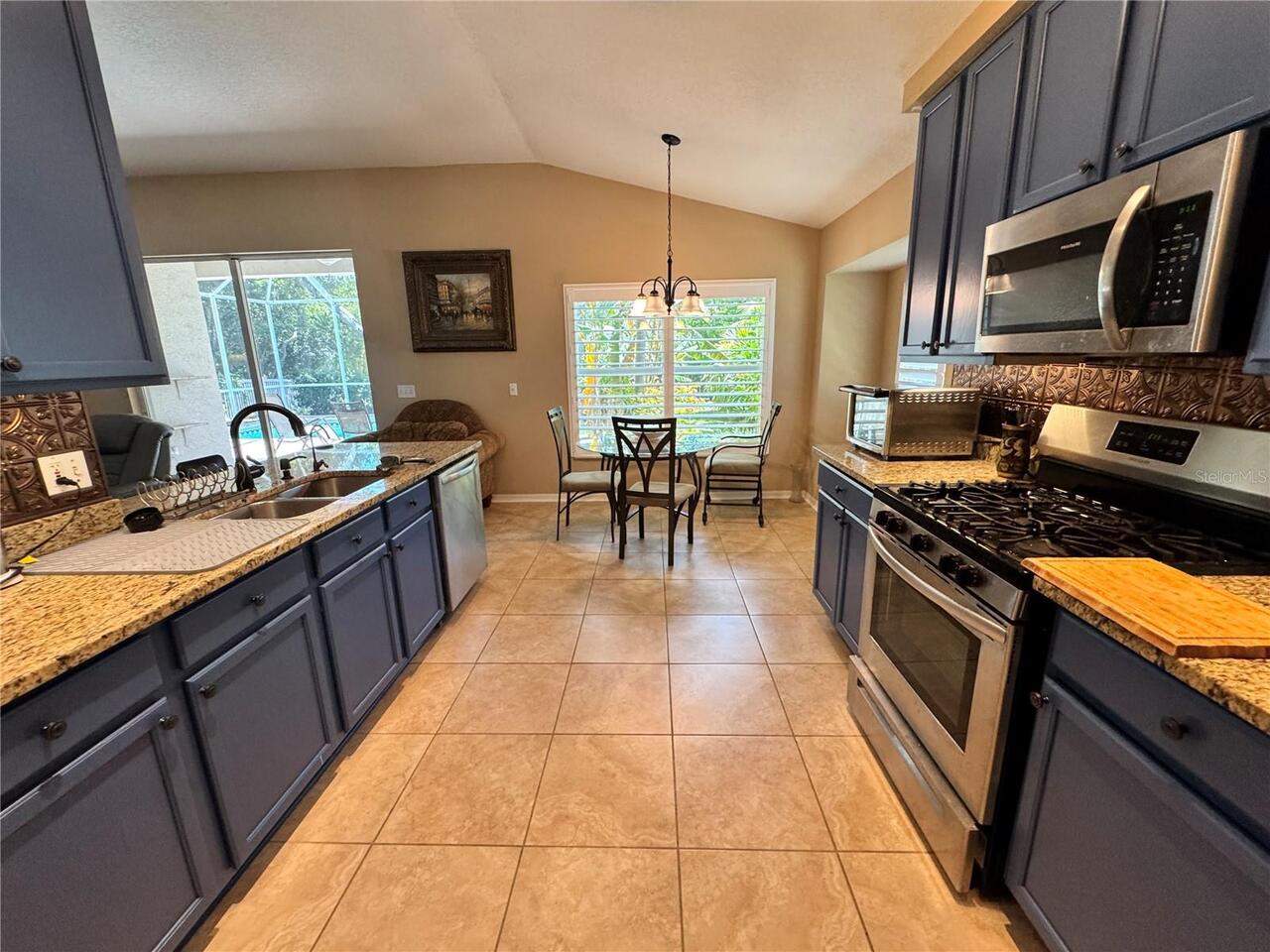 Listing Photo 10