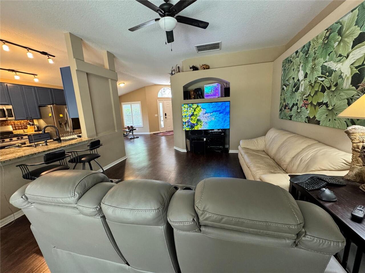 Listing Photo 14