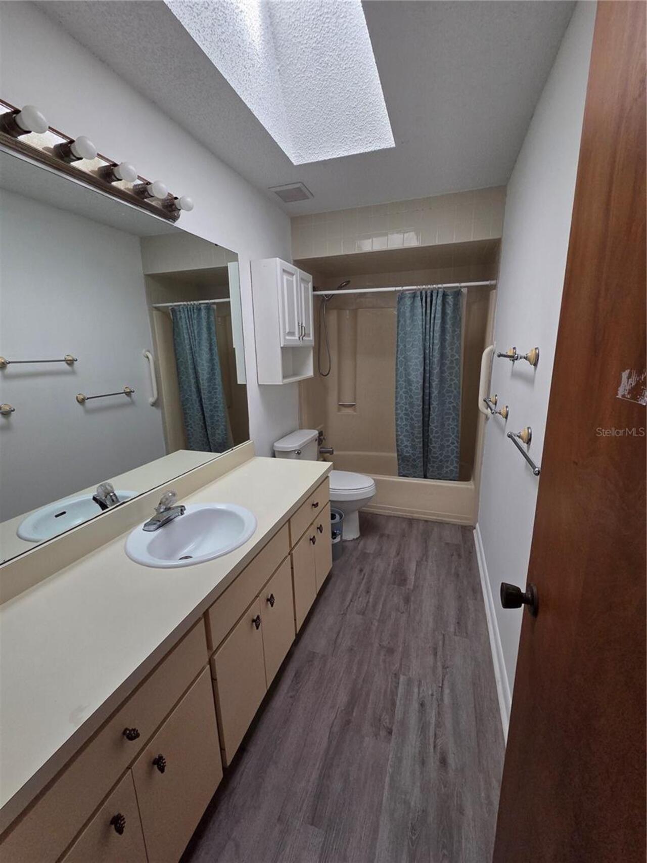 Listing Photo 15