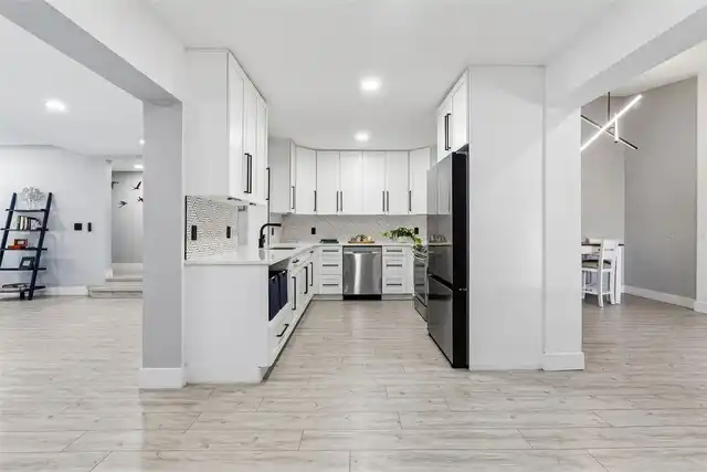 Listing Photo 11
