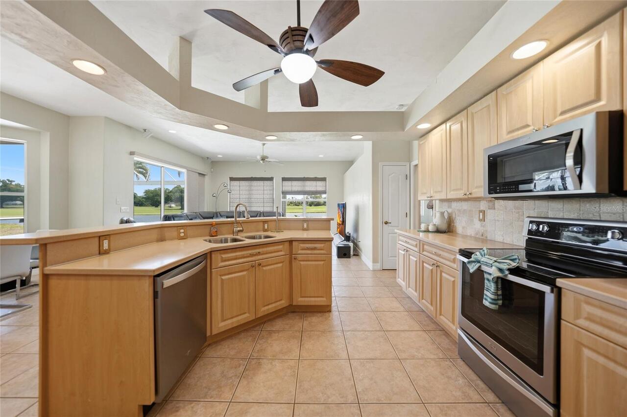 Listing Photo 12