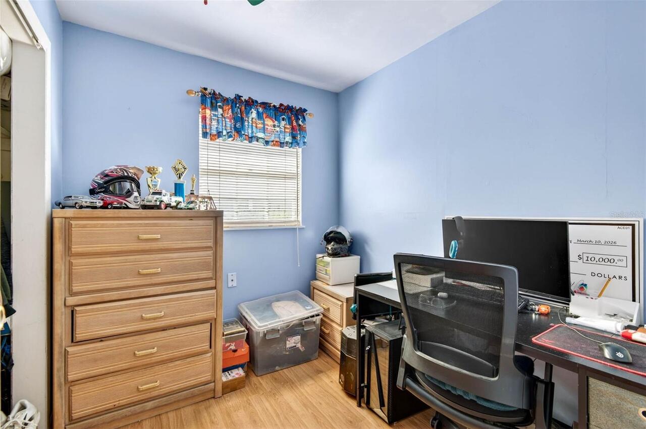 Listing Photo 12