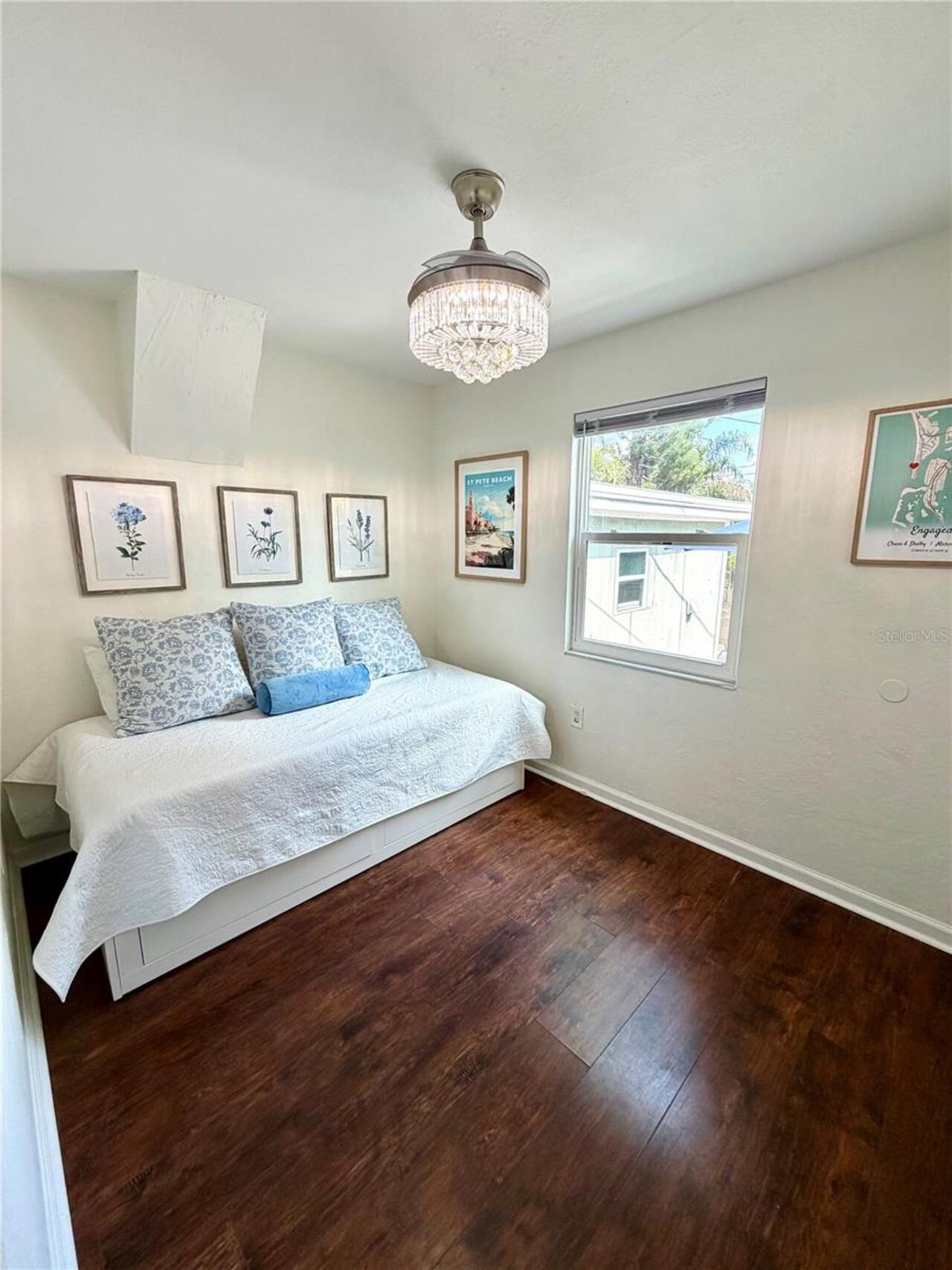 Listing Photo 12