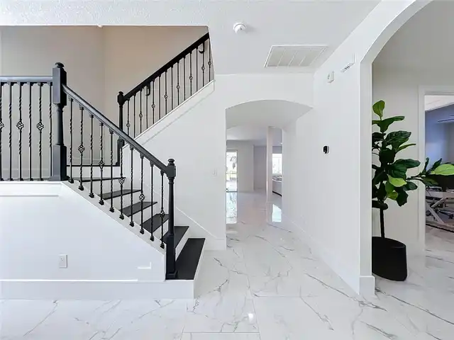 Listing Photo 9