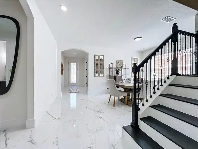 Listing Photo 12