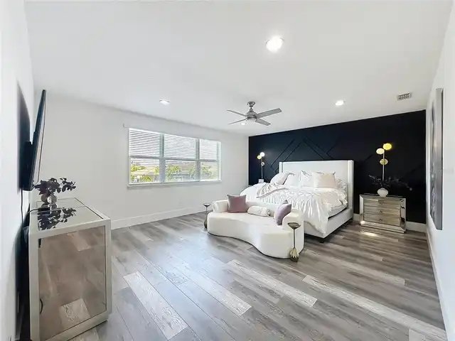 Listing Photo 34