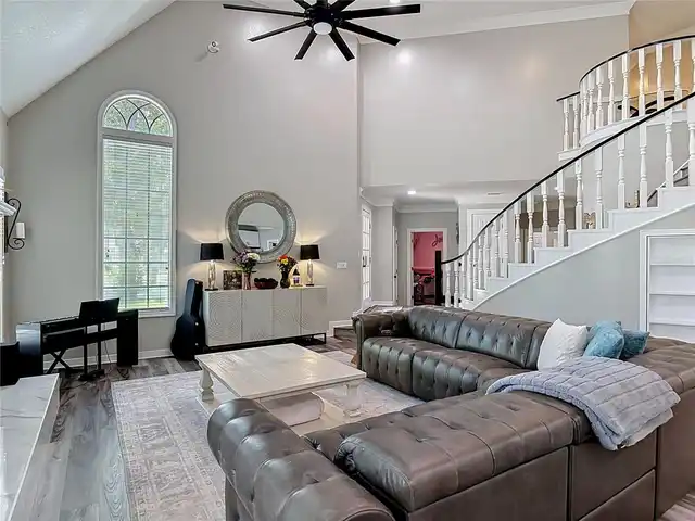 Listing Photo 8