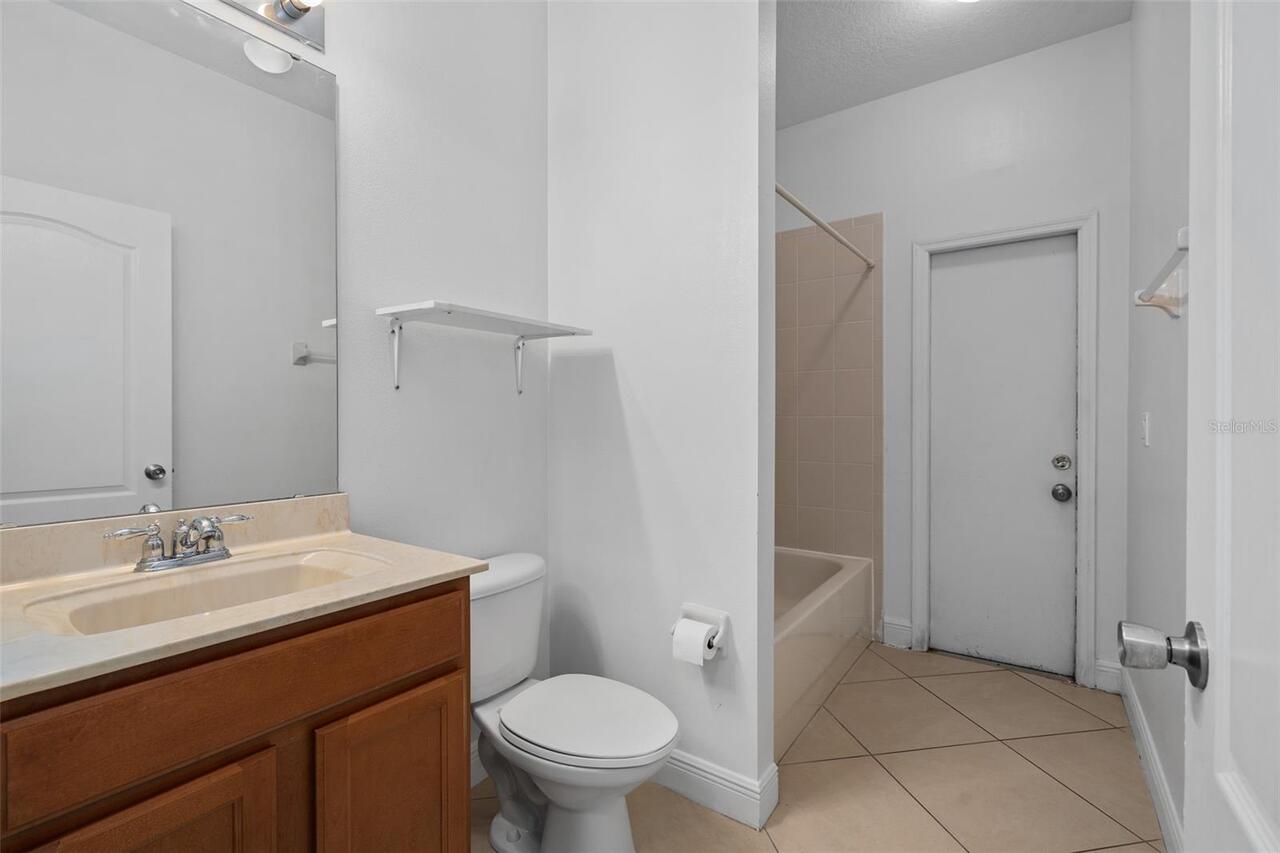 Listing Photo 12