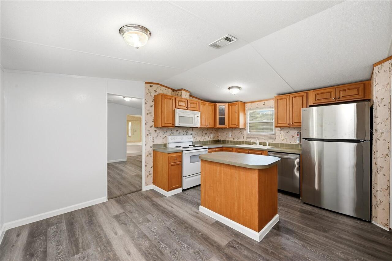 Listing Photo 11