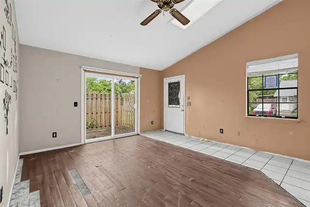 Listing Photo 9