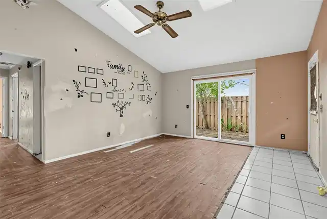 Listing Photo 12