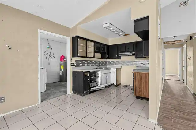 Listing Photo 14