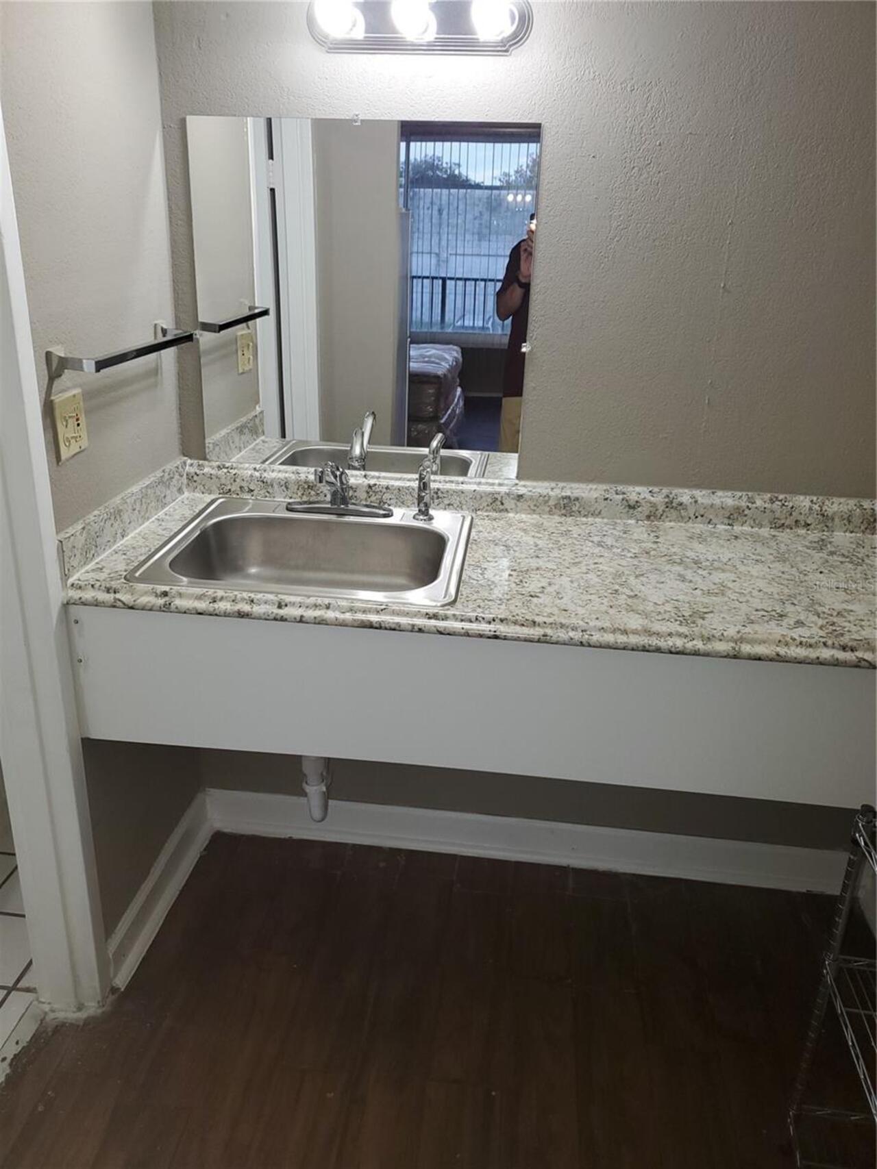 Listing Photo 8