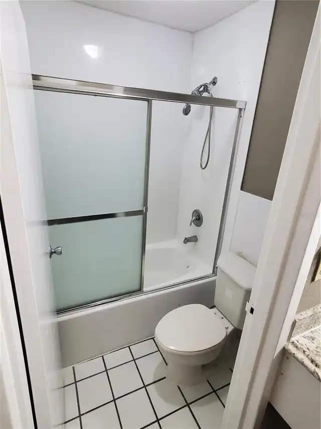 Listing Photo 11