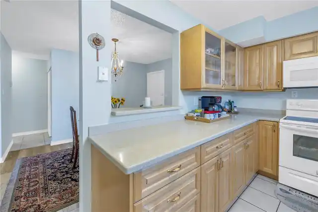 Listing Photo 11