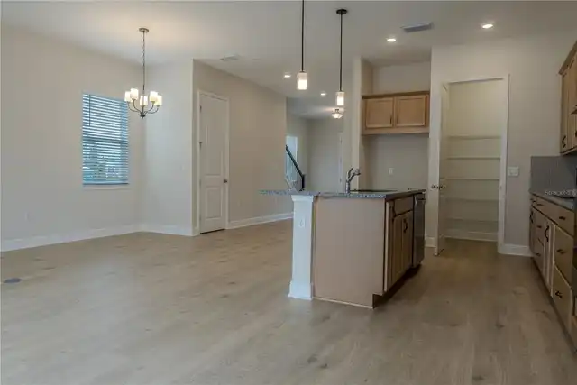 Listing Photo 14