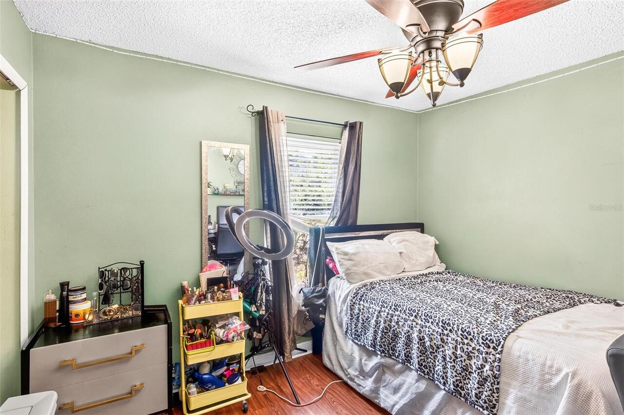 Listing Photo 11