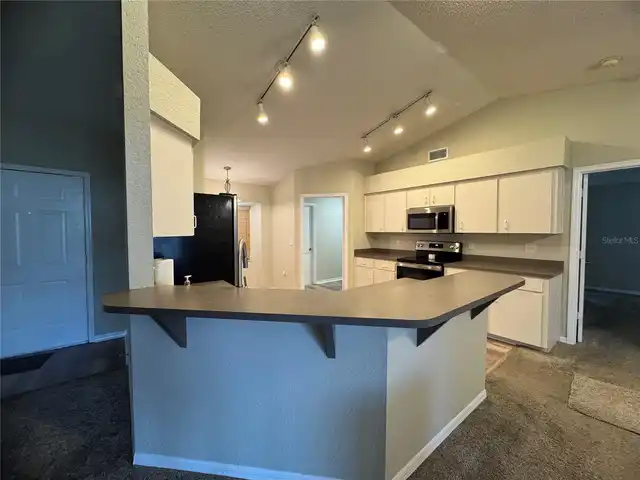 Listing Photo 10