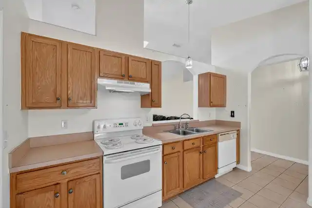 Listing Photo 12