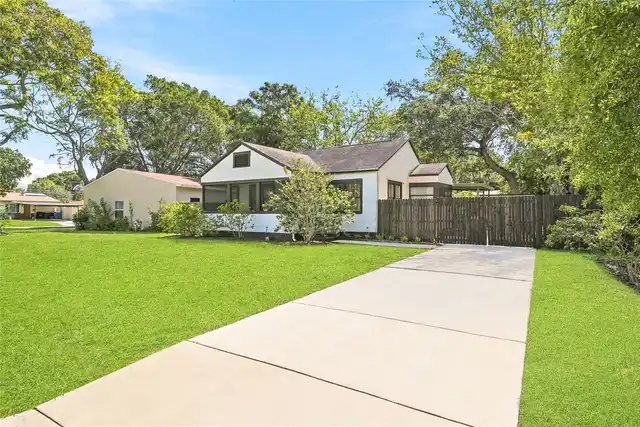 Listing Photo 6
