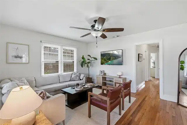 Listing Photo 10