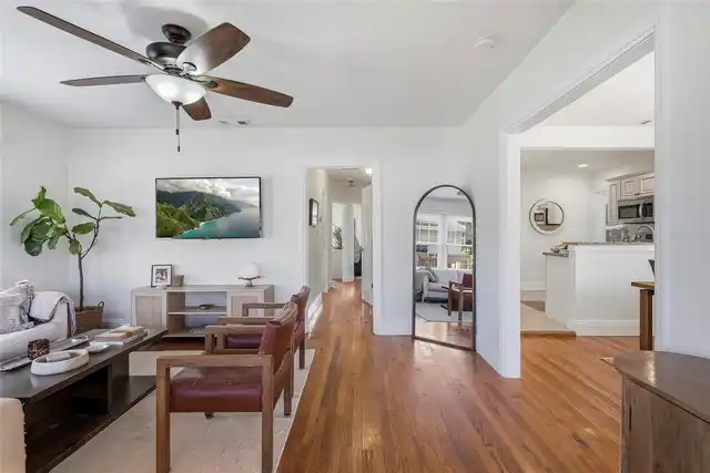 Listing Photo 11