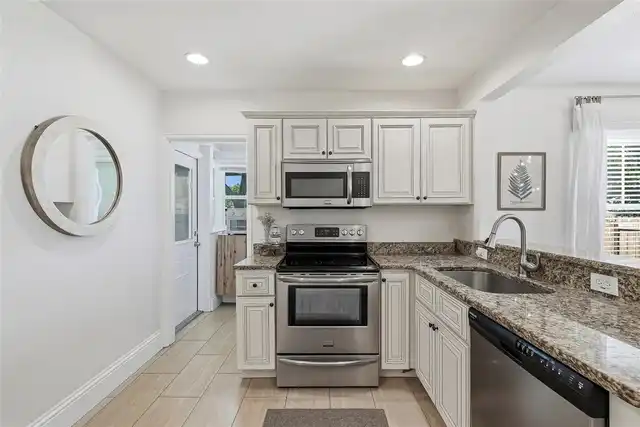 Listing Photo 15