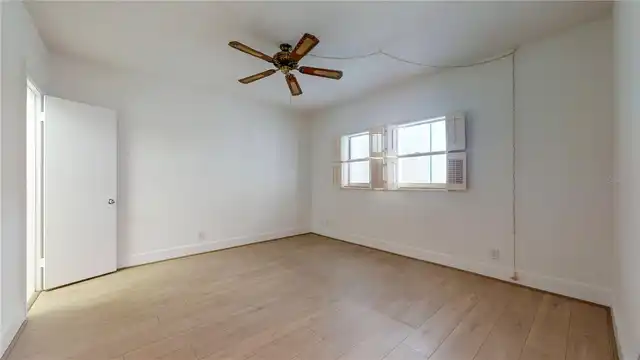 Listing Photo 38