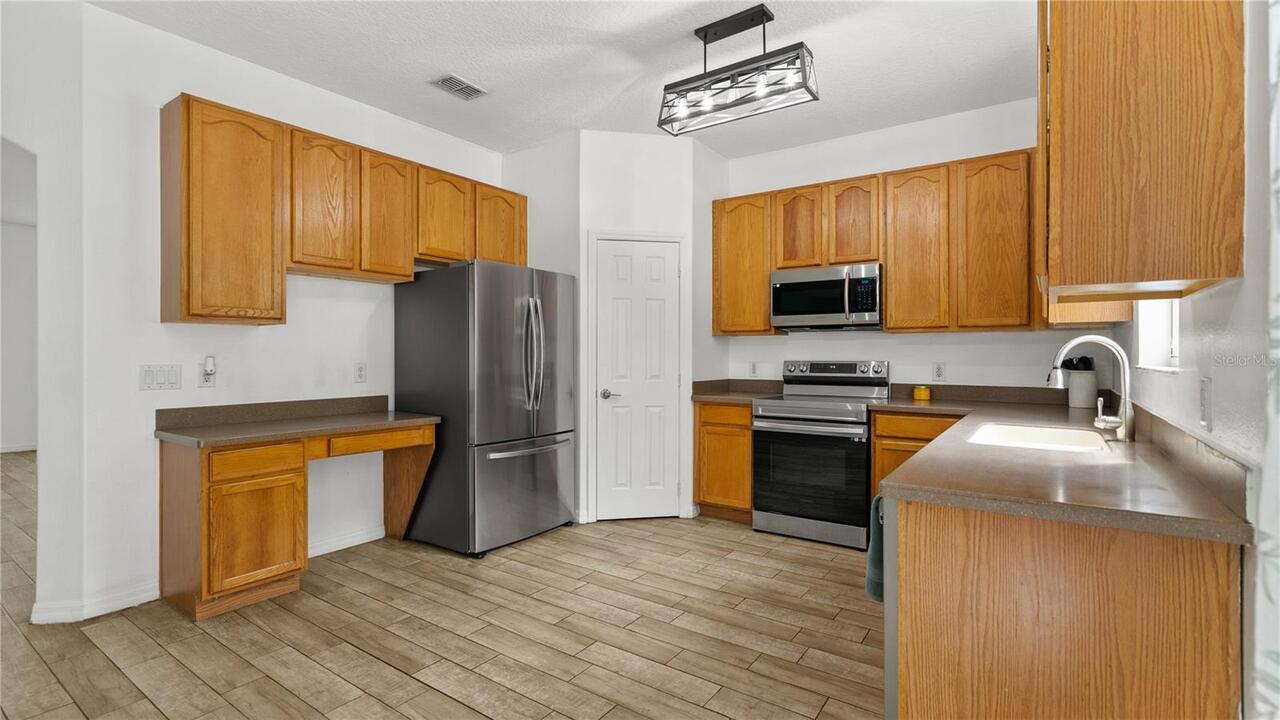 Listing Photo 12