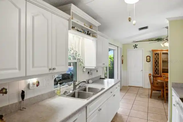 Listing Photo 14