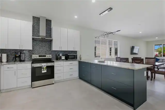 Listing Photo 15