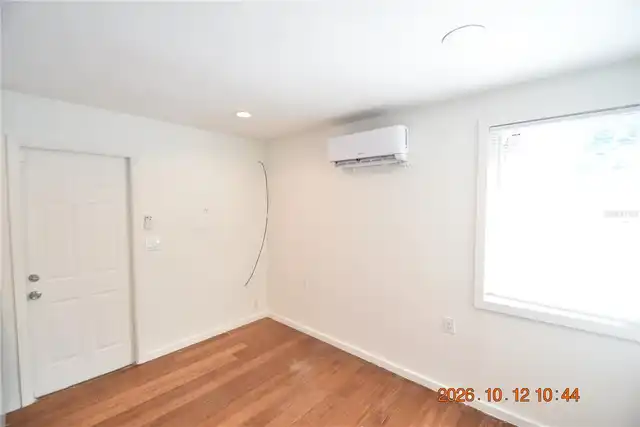 Listing Photo 8
