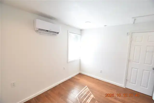 Listing Photo 9