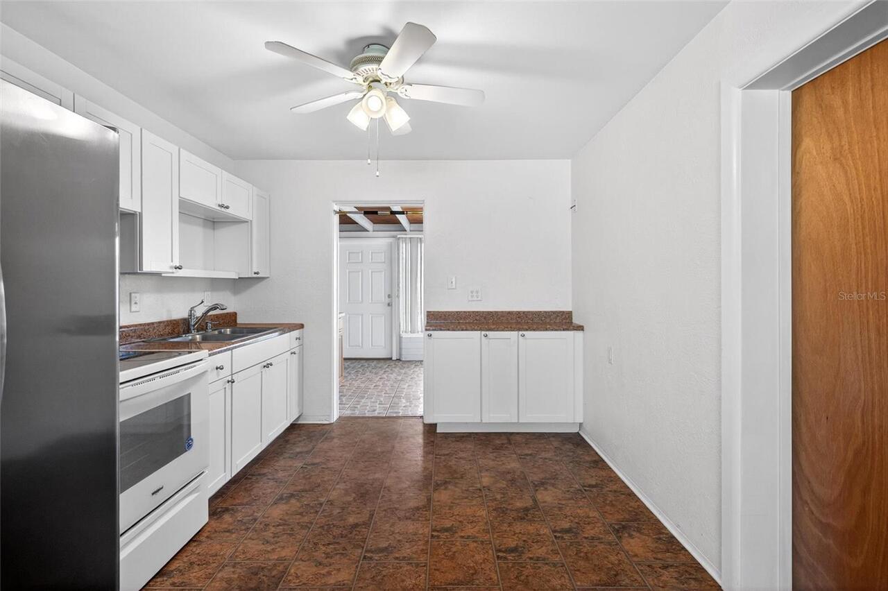Listing Photo 8