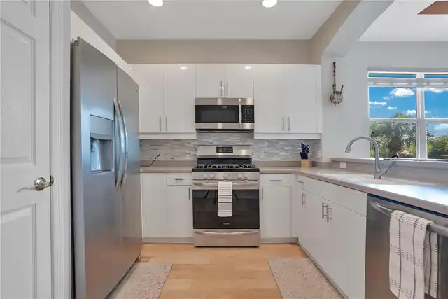 Listing Photo 10