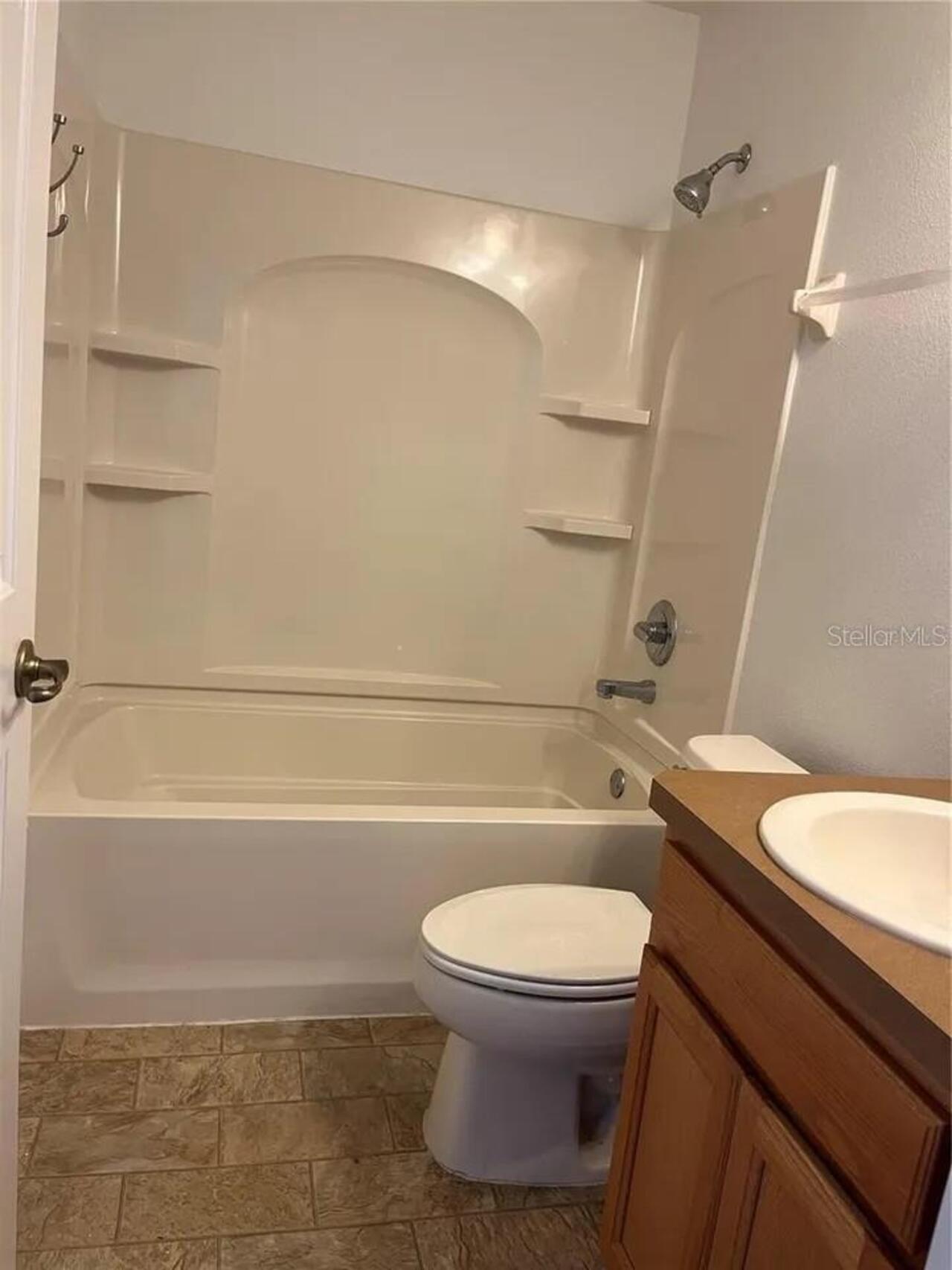 Listing Photo 7