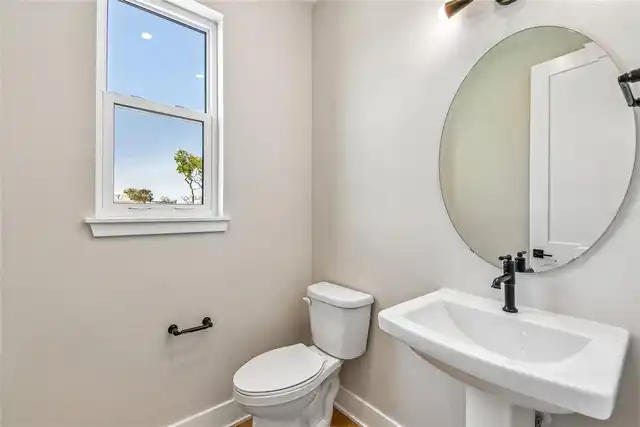 Listing Photo 10