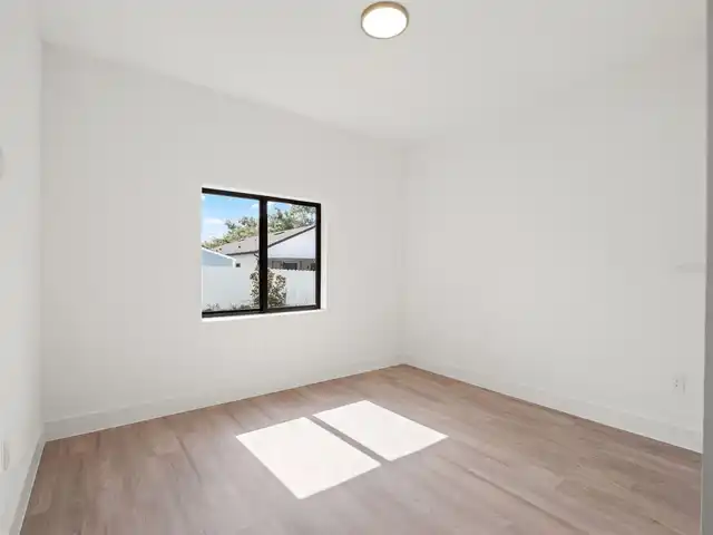 Listing Photo 26