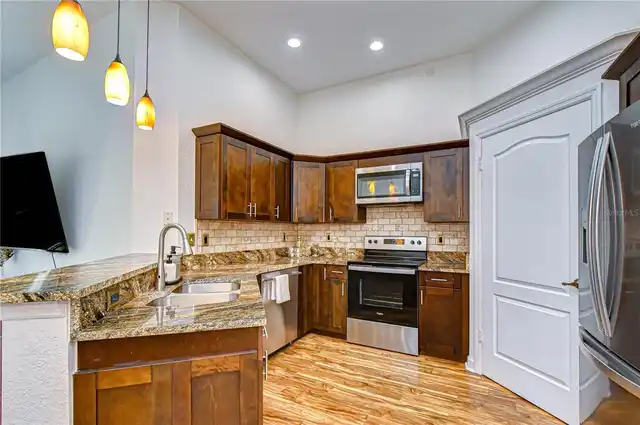 Listing Photo 9