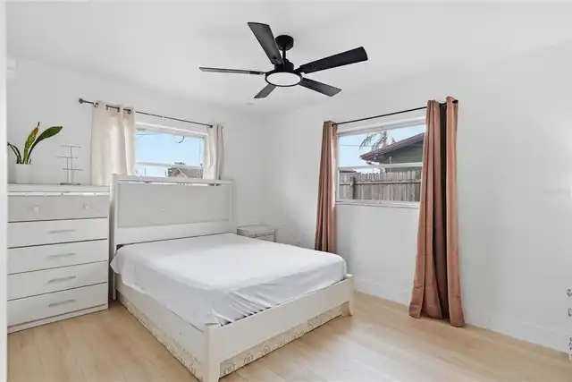 Listing Photo 14